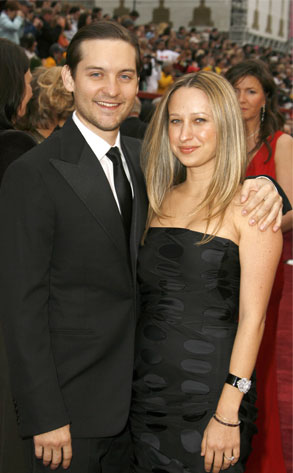 Tobey Maguire, Jennifer Mayer Tobey Maguire, Jennifer Mayer